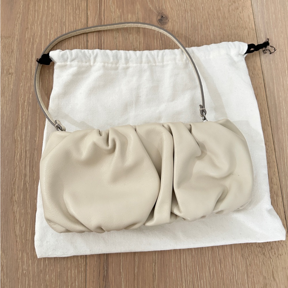 Staud Bean bag (cream)